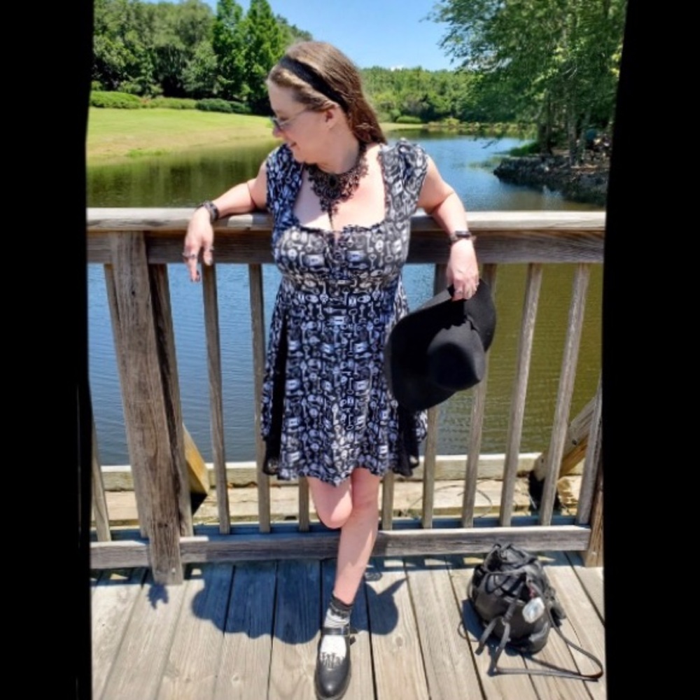 Meet Your Posher! A few pics showing my style.